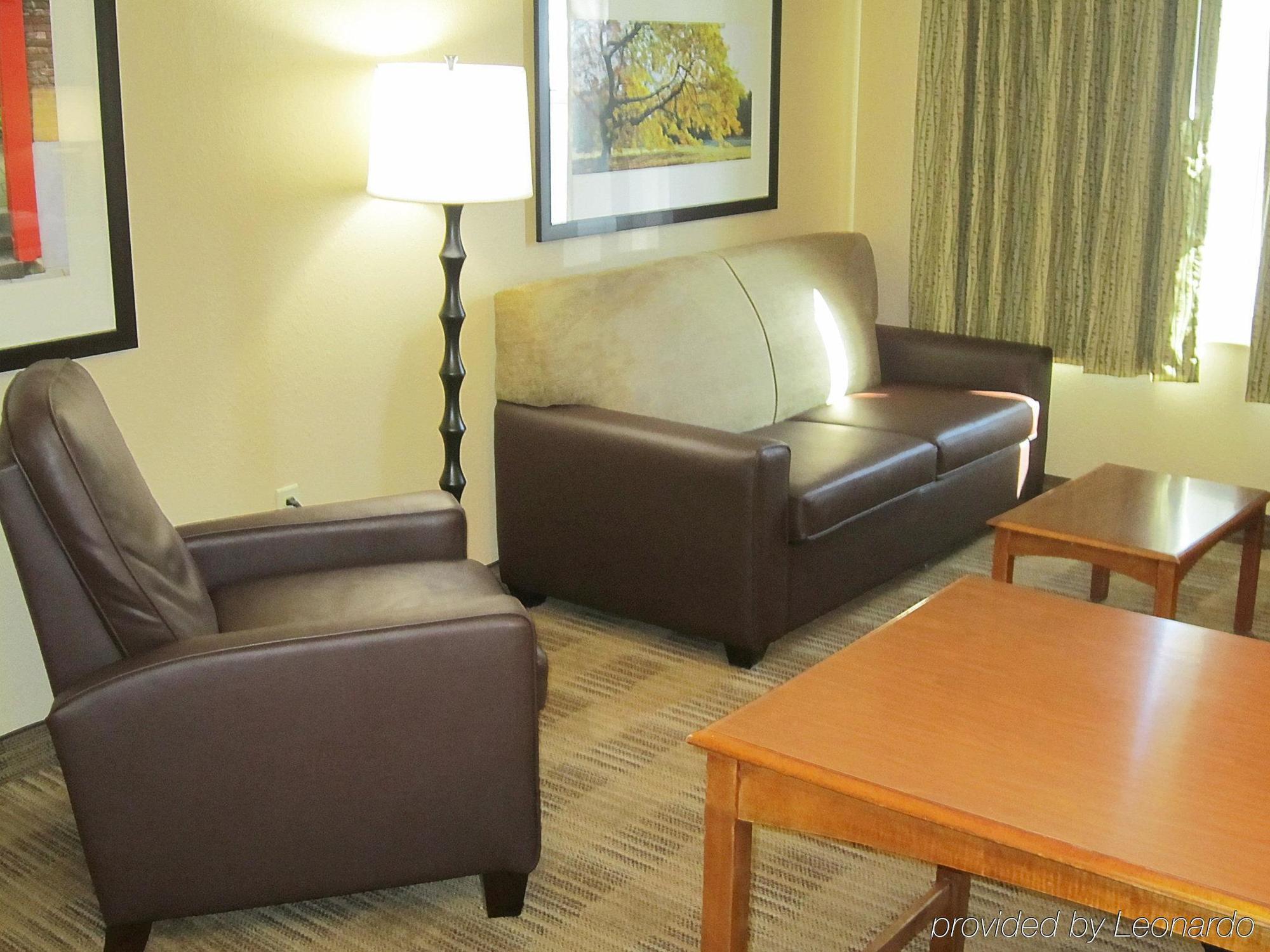 เอ็กซ์เทนด์ สเตย์ อเมริกา เวสต์โบโรช์ อีสต์ เมนสตรีท Hotel ภายนอก รูปภาพ