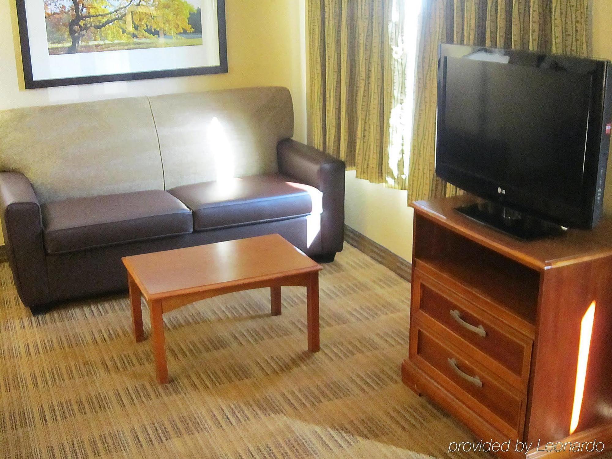 เอ็กซ์เทนด์ สเตย์ อเมริกา เวสต์โบโรช์ อีสต์ เมนสตรีท Hotel ภายนอก รูปภาพ