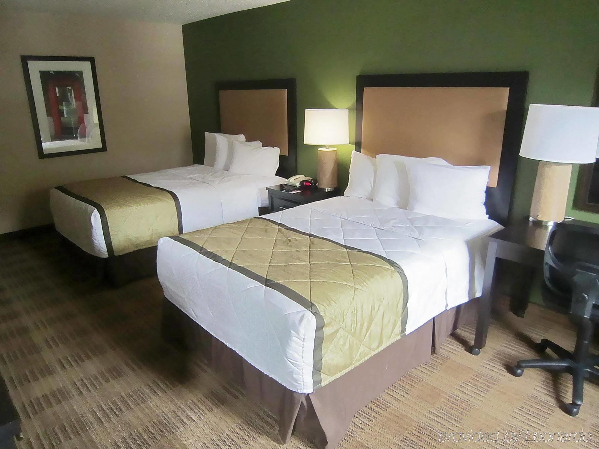 เอ็กซ์เทนด์ สเตย์ อเมริกา เวสต์โบโรช์ อีสต์ เมนสตรีท Hotel ภายนอก รูปภาพ
